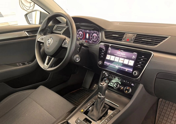Skoda Superb cena 113500 przebieg: 118549, rok produkcji 2019 z Kunów małe 172